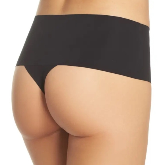 Spanx Undie-tectable black Thong  size XS - Picture 3 of 10